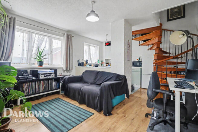 1 bed property, in Oakridge, £180,000