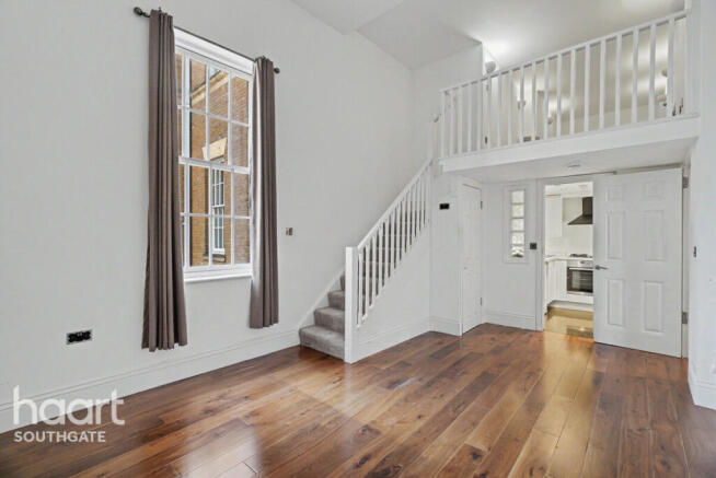 1 bed property, in Royal Drive, £350,000