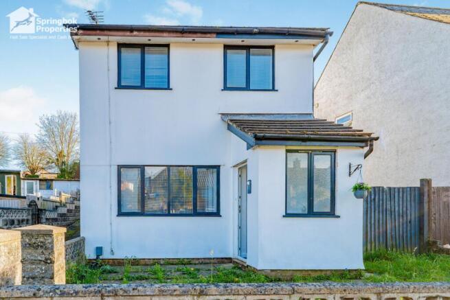 3 bed property, in Gladstone Road, £220,000