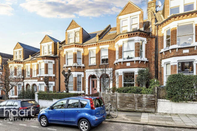 5 bed property, in Kestrel Avenue, £1,500,000