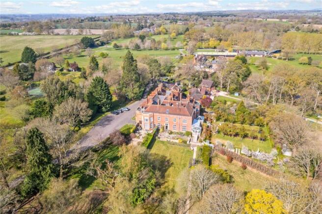 5 bed property, in Stockcross, £1,050,000