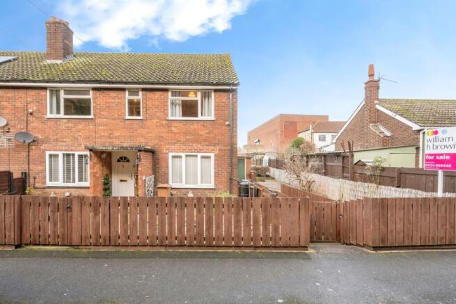 2 bed property, in Mariners Arms Flats, £85,000