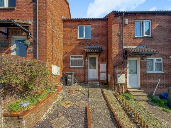 2 bed property, in Long Meadow Drive, £170,000