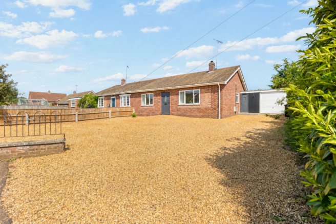 3 bed property, in Fully Renovated Bungalow in Snettisham, £315,000