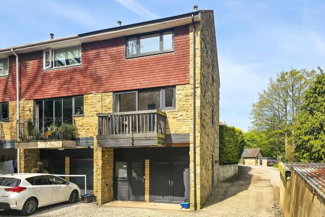 3 bed property, in Cornwall Road, £385,000