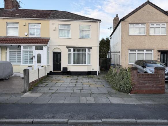 3 bed property, in Gentwood Road, £125,000