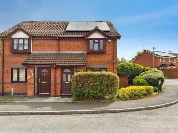 3 bed property, in Slade Avenue, £260,000