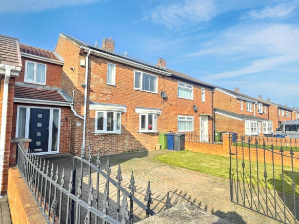 3 bed property, in Brockley Avenue, £185,000