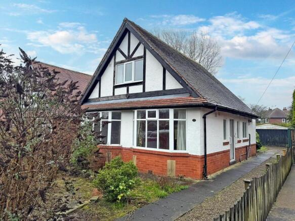 3 bed property, in Wedderburn Road, £325,000