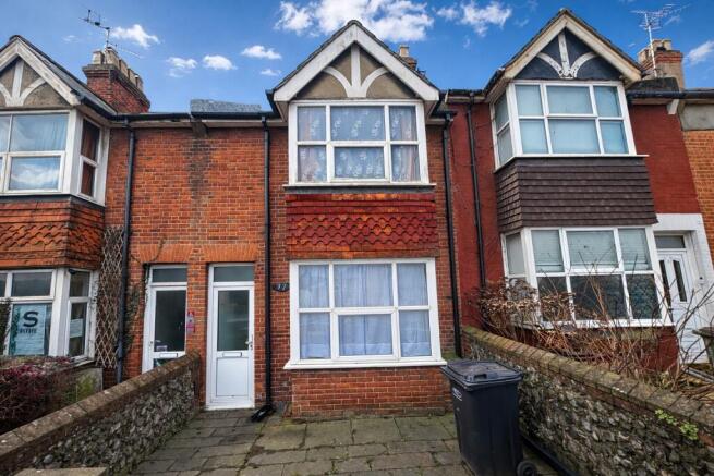 3 bed property, in Brighton Road, £210,000