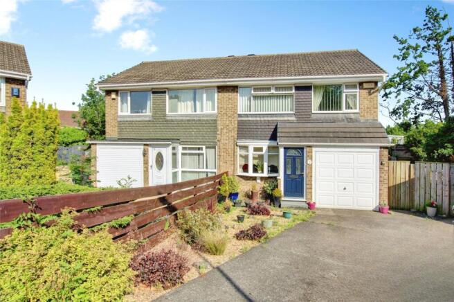 3 bed property, in Bevan Grove, £190,000
