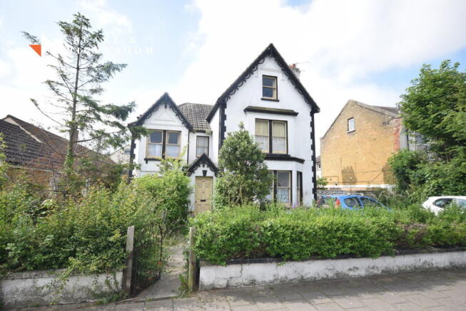 5 bed property, in Rosemary Road West, £350,000