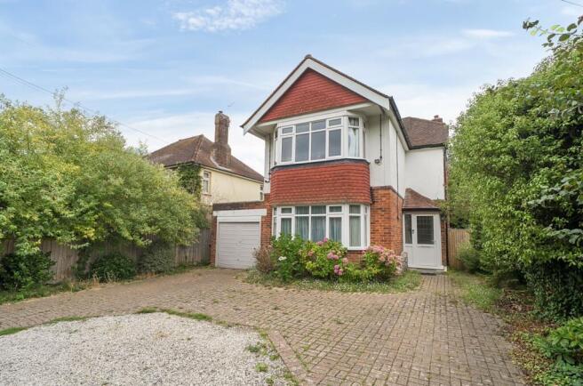 3 bed property, in Hawthorn Road, £475,000