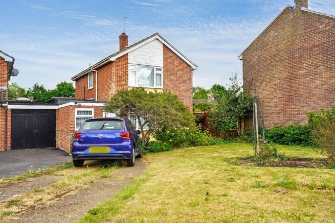 3 bed property, in Rainsford Road, £450,000