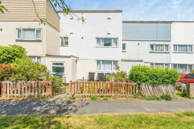 3 bed property, in Laurel Grove, £220,000