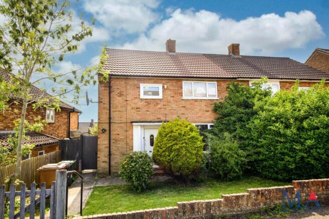 4 bed property, in Stanborough Avenue, £525,000