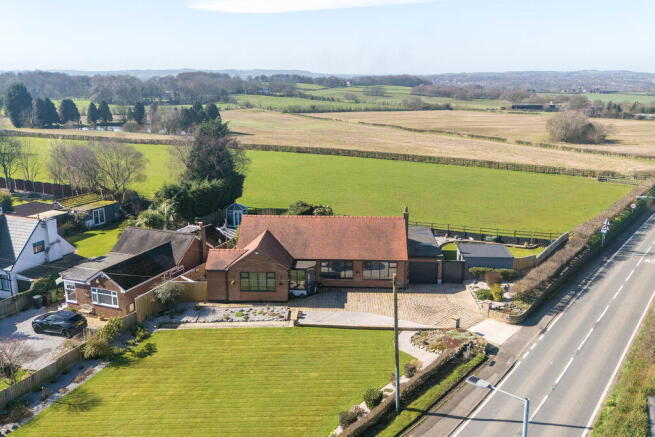 3 bed property, in Riley Lane, £750,000