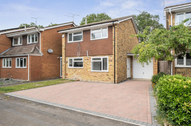 3 bed property, in Jerrymoor Hill, £525,000