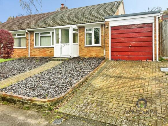 3 bed property, in The Knole, £350,000