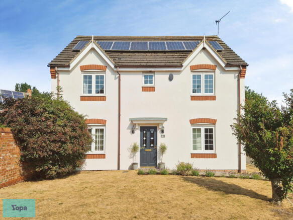 4 bed property, in Field Reeves Walk, £350,000