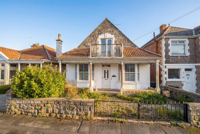 5 bed property, in Cromer Road, £375,000