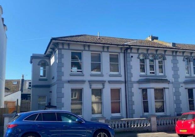 1 bed property, in Flat 9, £140,000