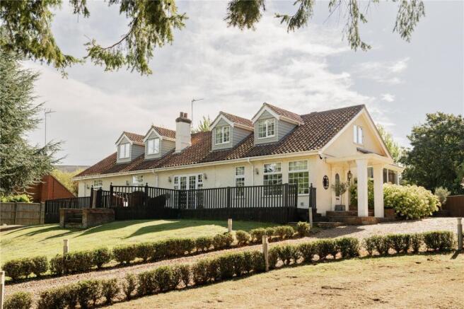 5 bed property, in Boundary Lane, £1,050,000
