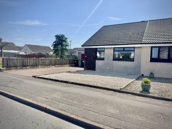 2 bed property, in Deveron Road, £129,000