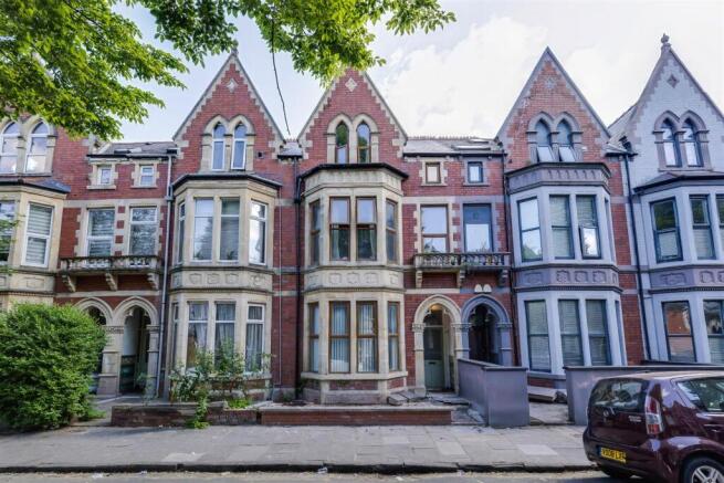 5 bed property, in Block of Apartments, £525,000