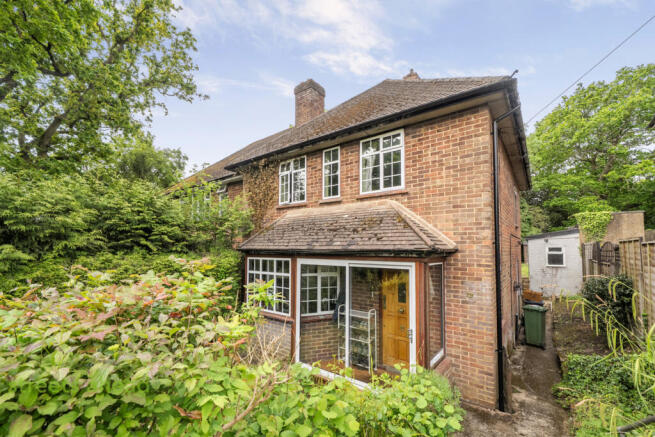 3 bed property, in Clover Hill, £450,000