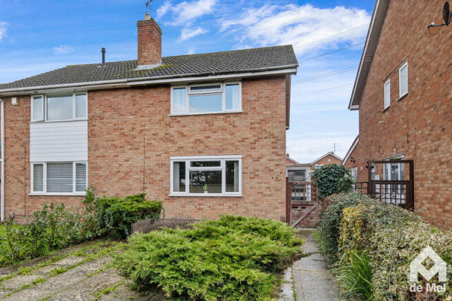 3 bed property, in Stanwick Drive, £300,000