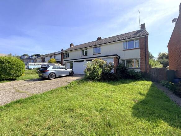 4 bed property, in Pascoe Close, £495,000