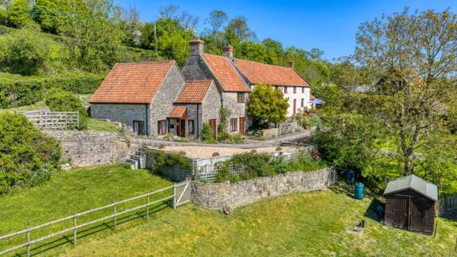 6 bed property, in Mudgley, £1,250,000