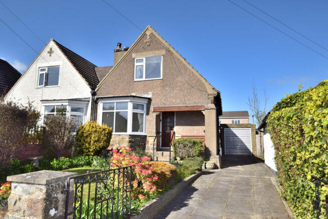 2 bed property, in Eastfield Avenue, £195,000