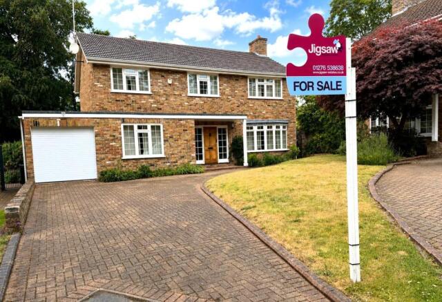 5 bed property, in Birchfields, £800,000