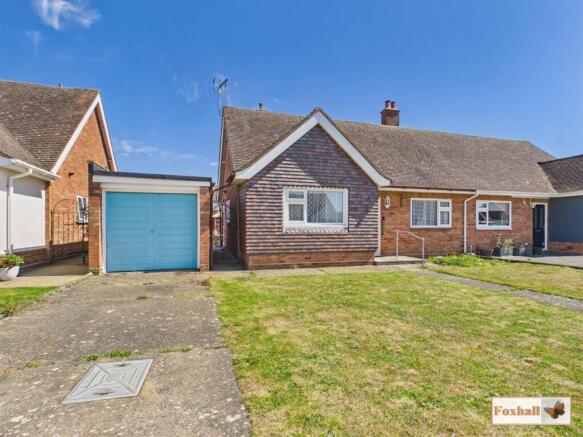 2 bed property, in Rye Close, £300,000
