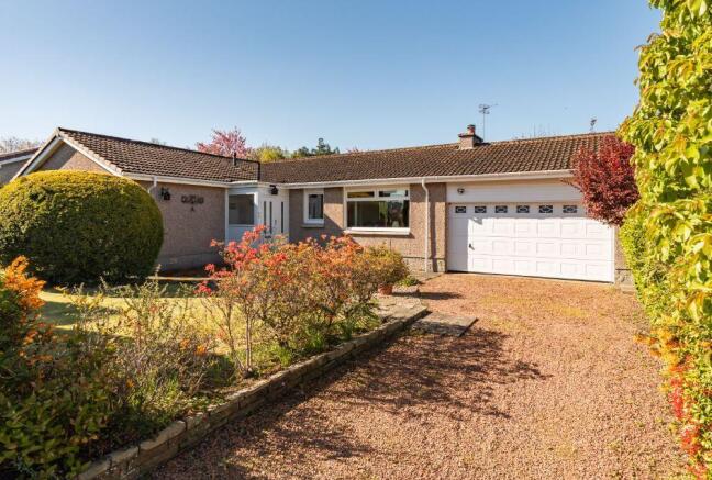 3 bed property, in 4 Cherry Tree Crescent, £475,000