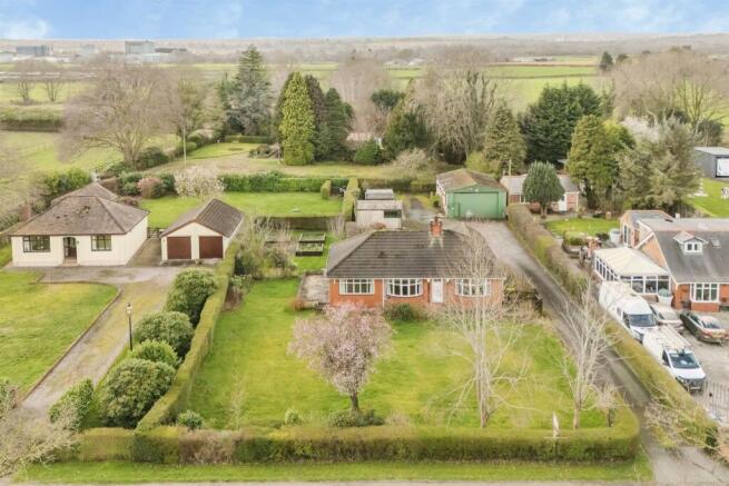 2 bed property, in Marston Lane, £525,000
