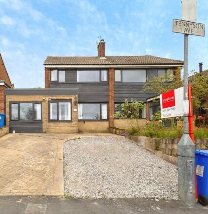 3 bed property, in Tennyson Avenue, £300,000