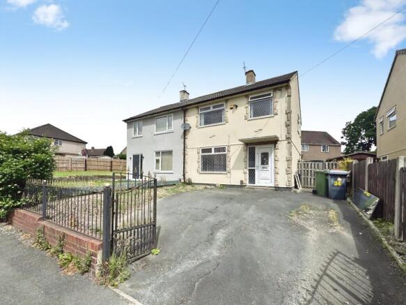 3 bed property, in Foldings Parade, £150,000