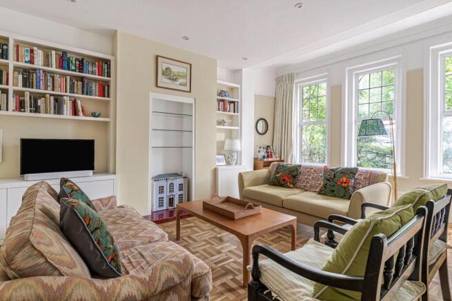 2 bed property, in Queensthorpe Road, £750,000