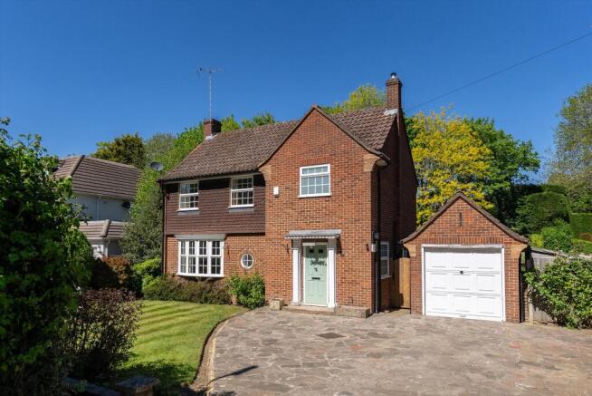 3 bed property, in Stoke Road, £1,095,000