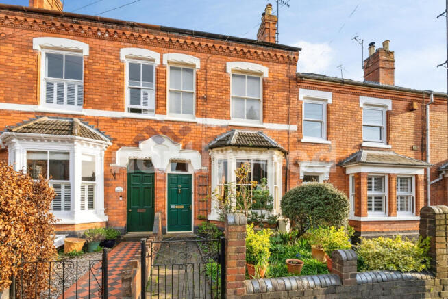 3 bed property, in Somers Road, £350,000