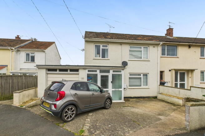 3 bed property, in Longdogs Lane, £285,000