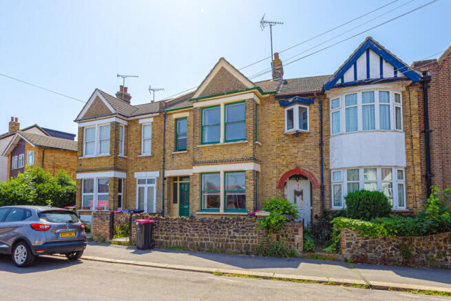 3 bed property, in Eastwood Lane South, £375,000