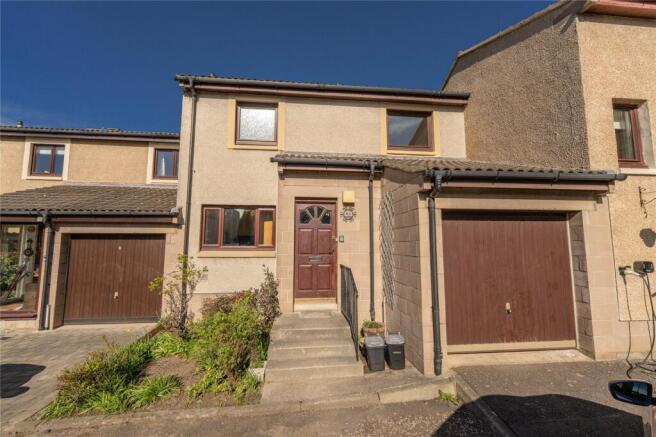 3 bed property, in Ferryfield, £400,000