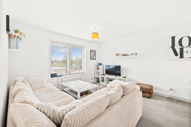3 bed property, in Ref: Gk - Somers Close, £325,000