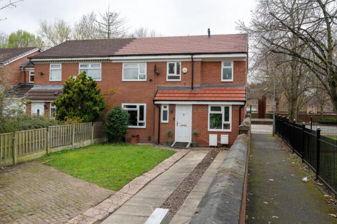 3 bed property, in Brotherton Drive, £450,000