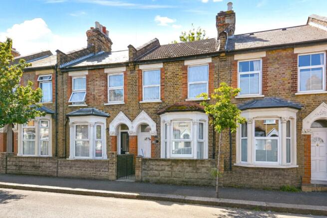 3 bed property, in Lancaster Road, £600,000