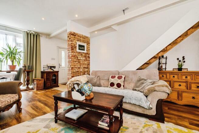3 bed property, in Muirfield Road, £350,000